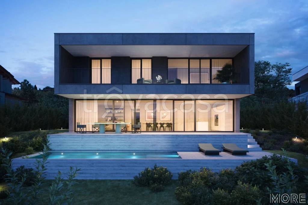 casa indipendente in vendita a Desenzano del Garda