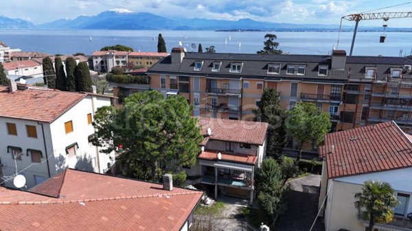 casa indipendente in vendita a Desenzano del Garda