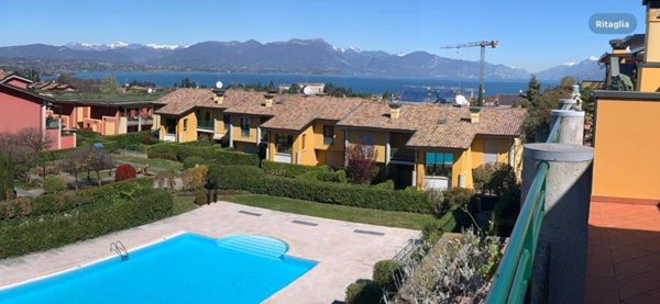 appartamento in vendita a Desenzano del Garda in zona Rivoltella