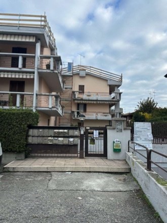 appartamento in vendita a Desenzano del Garda in zona Rivoltella