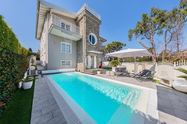 casa indipendente in vendita a Desenzano del Garda