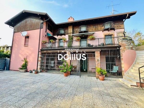 casa indipendente in vendita a Desenzano del Garda in zona Rivoltella
