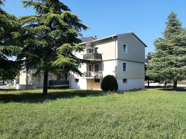appartamento in vendita a Desenzano del Garda in zona Rivoltella