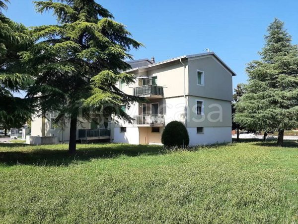 appartamento in vendita a Desenzano del Garda in zona Rivoltella