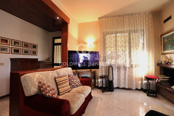 casa indipendente in vendita a Desenzano del Garda