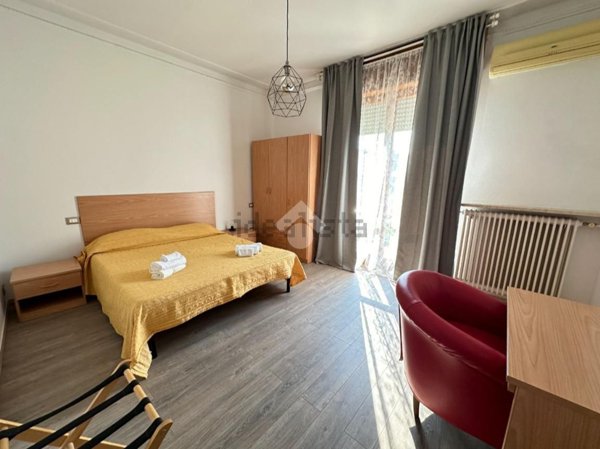 casa indipendente in vendita a Desenzano del Garda in zona Rivoltella