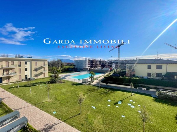 appartamento in vendita a Desenzano del Garda in zona Rivoltella