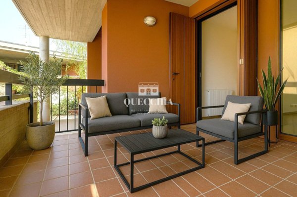 appartamento in vendita a Desenzano del Garda in zona Rivoltella