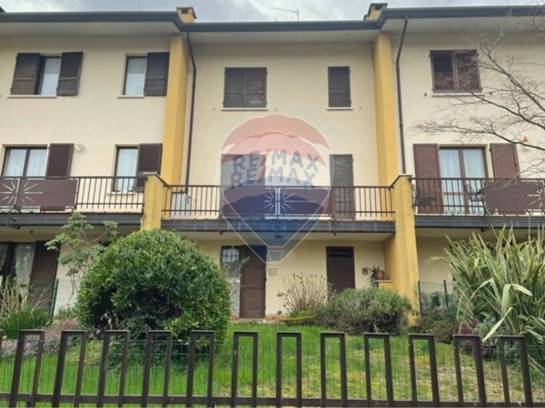 casa indipendente in vendita a Desenzano del Garda