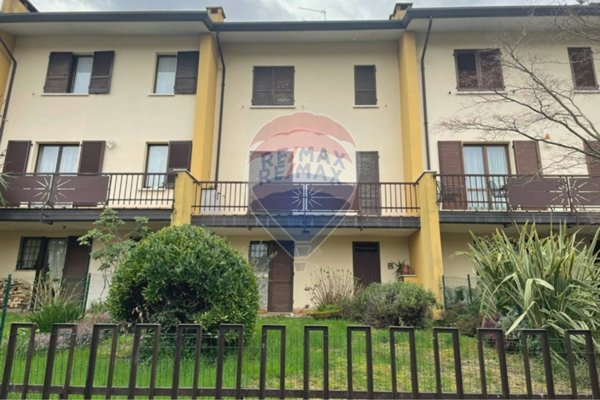 casa indipendente in vendita a Desenzano del Garda