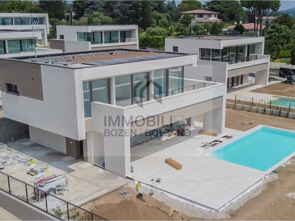 casa indipendente in vendita a Desenzano del Garda