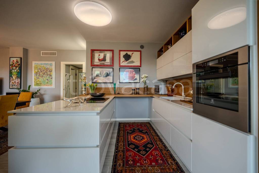 appartamento in vendita a Desenzano del Garda
