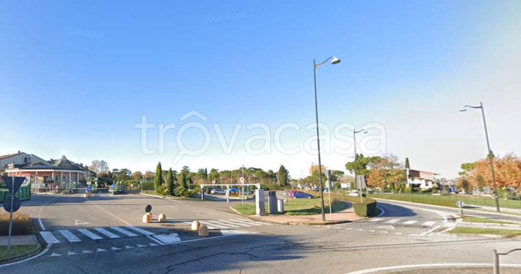 appartamento in vendita a Desenzano del Garda in zona Rivoltella