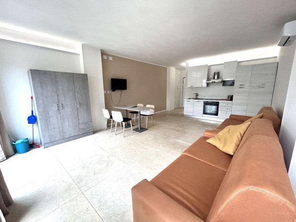 appartamento in vendita a Desenzano del Garda in zona Rivoltella