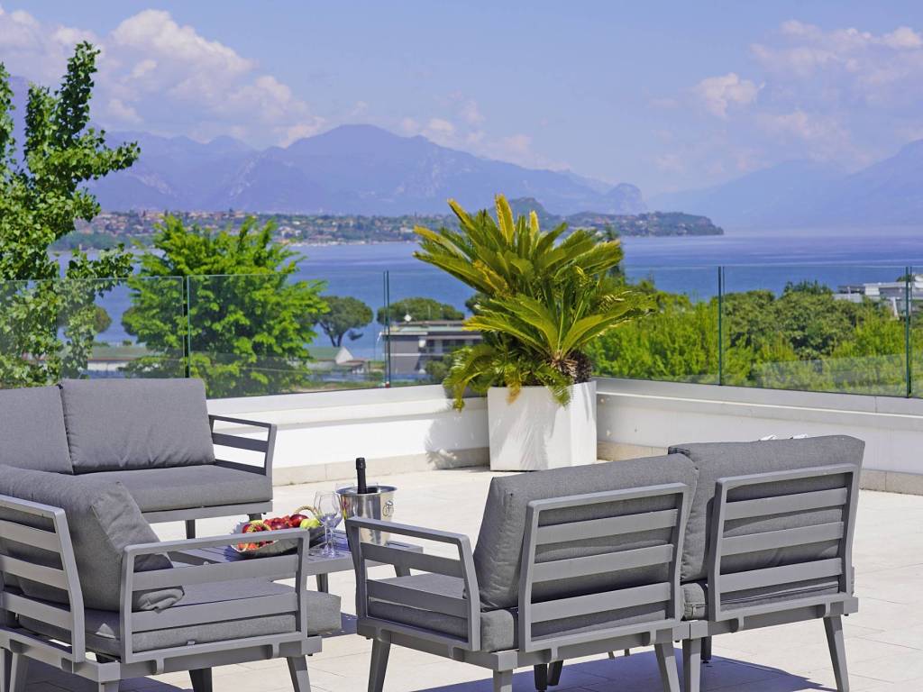 appartamento in vendita a Desenzano del Garda