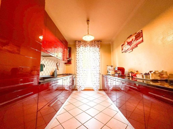 appartamento in vendita a Desenzano del Garda in zona Rivoltella