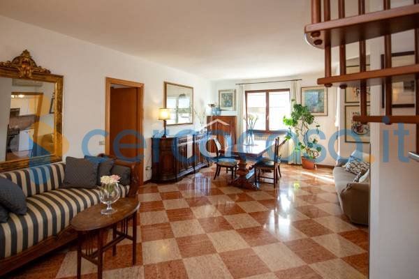 appartamento in vendita a Desenzano del Garda