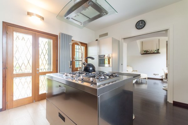 ufficio in vendita a Desenzano del Garda in zona San Pietro