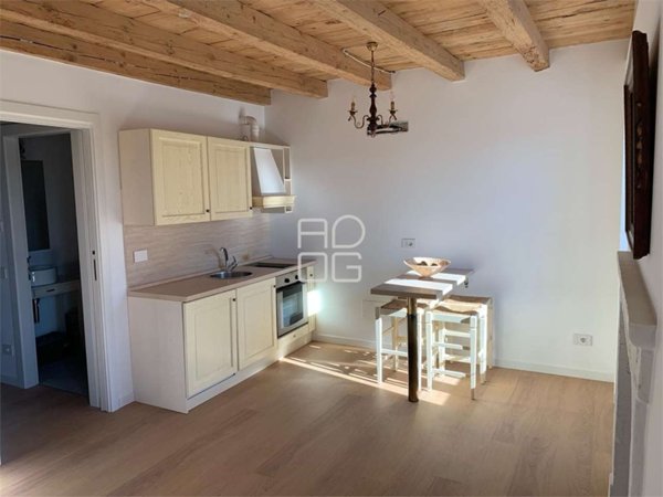 casa indipendente in vendita a Desenzano del Garda