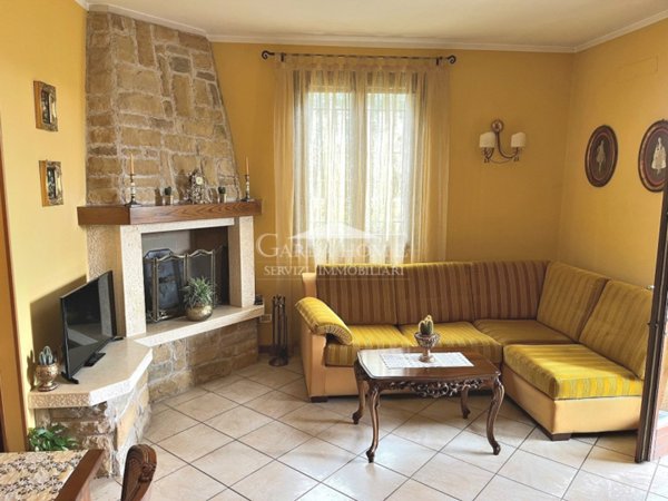 casa indipendente in vendita a Desenzano del Garda