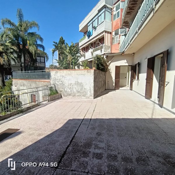 appartamento in vendita a Desenzano del Garda in zona San Pietro