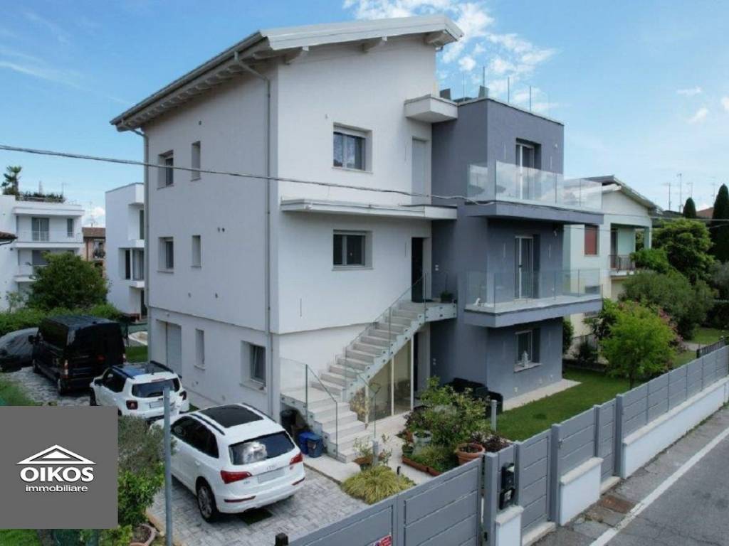 appartamento in vendita a Desenzano del Garda