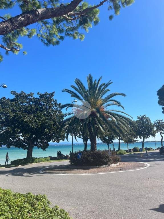 casa indipendente in vendita a Desenzano del Garda