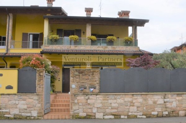 casa indipendente in vendita a Desenzano del Garda