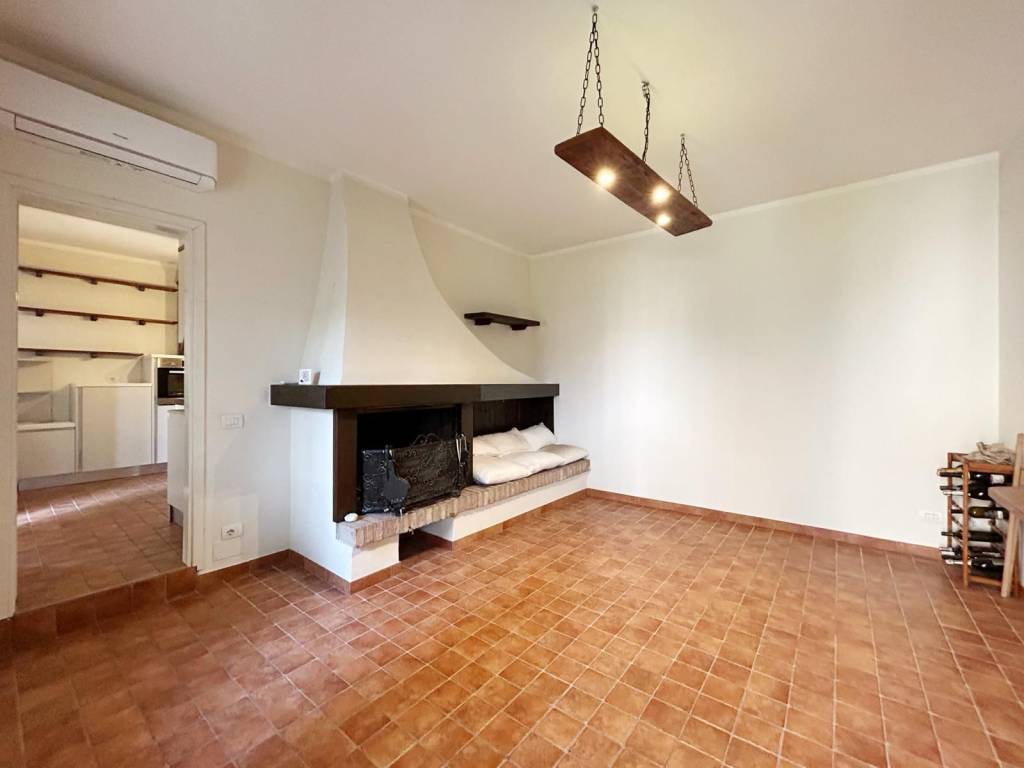 casa indipendente in vendita a Desenzano del Garda in zona San Pietro
