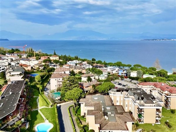 appartamento in vendita a Desenzano del Garda