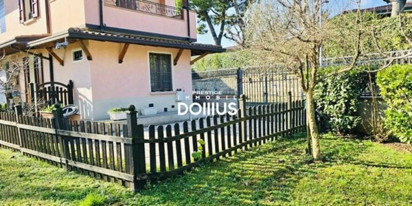 casa indipendente in vendita a Desenzano del Garda