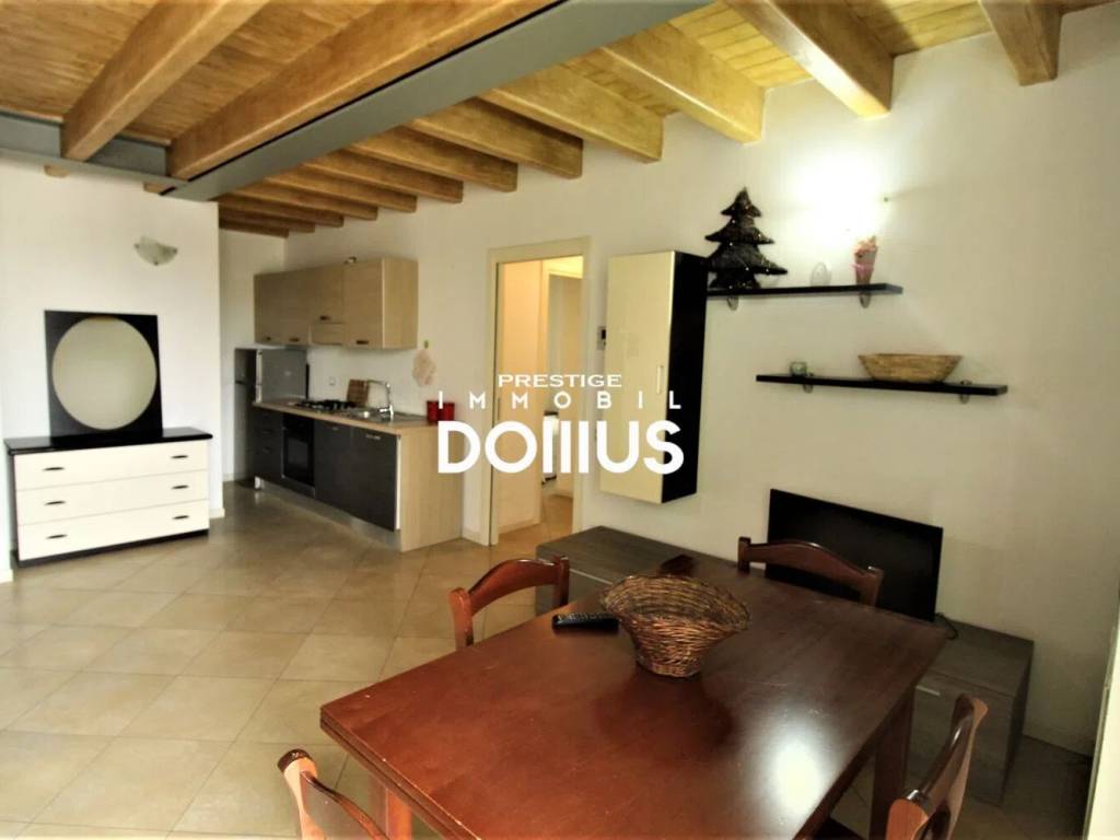 appartamento in vendita a Desenzano del Garda in zona Rivoltella