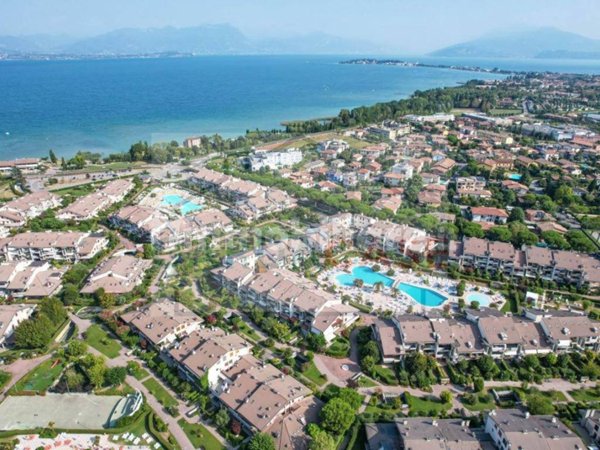 appartamento in vendita a Desenzano del Garda in zona Rivoltella