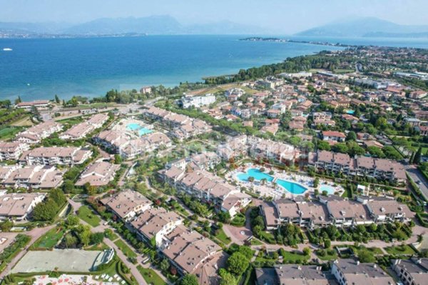 appartamento in vendita a Desenzano del Garda in zona Rivoltella