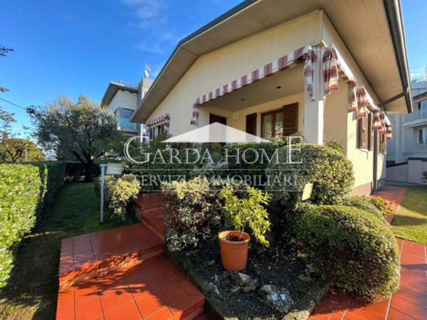 casa indipendente in vendita a Desenzano del Garda