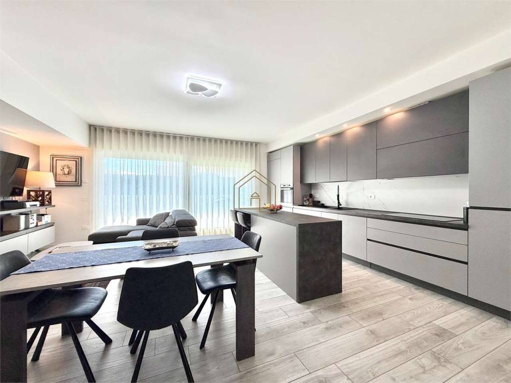 appartamento in vendita a Desenzano del Garda