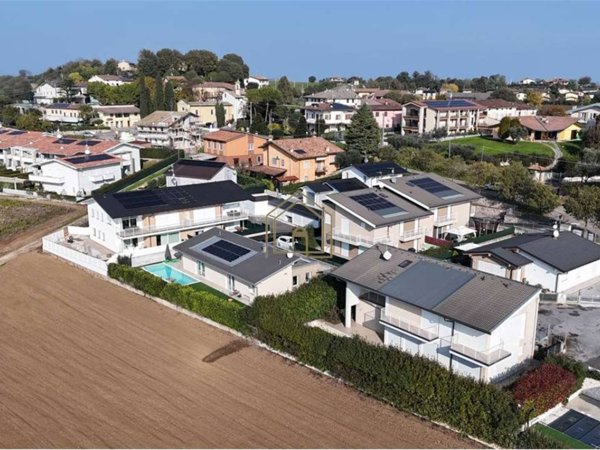 appartamento in vendita a Desenzano del Garda