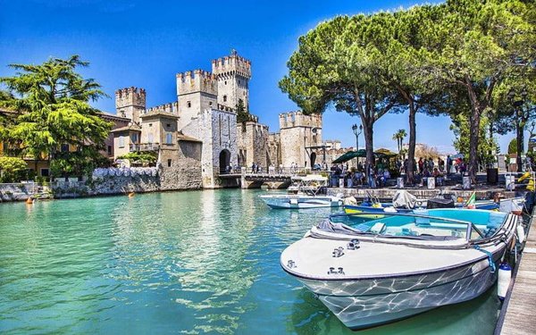 appartamento in vendita a Desenzano del Garda in zona Rivoltella