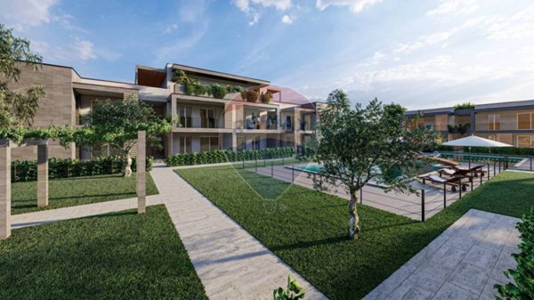 appartamento in vendita a Desenzano del Garda in zona Rivoltella
