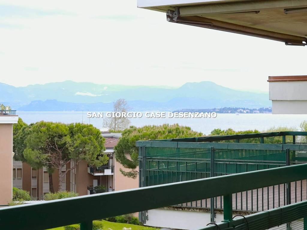 appartamento in vendita a Desenzano del Garda