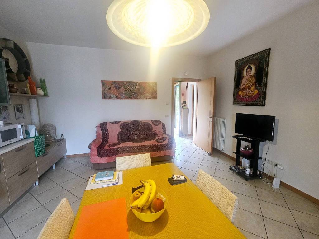 appartamento in vendita a Desenzano del Garda in zona Rivoltella