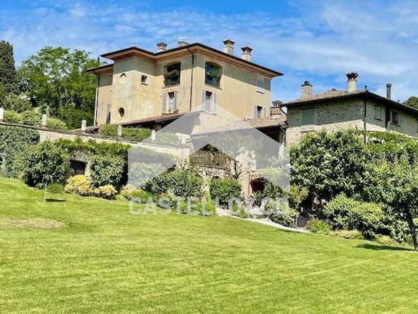 appartamento in vendita a Desenzano del Garda