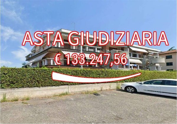 appartamento in vendita a Desenzano del Garda in zona Rivoltella