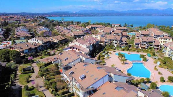 appartamento in vendita a Desenzano del Garda in zona Rivoltella