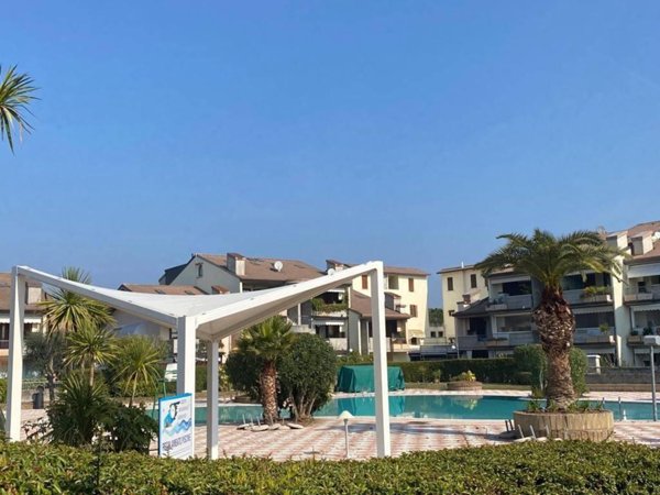 appartamento in vendita a Desenzano del Garda in zona Rivoltella