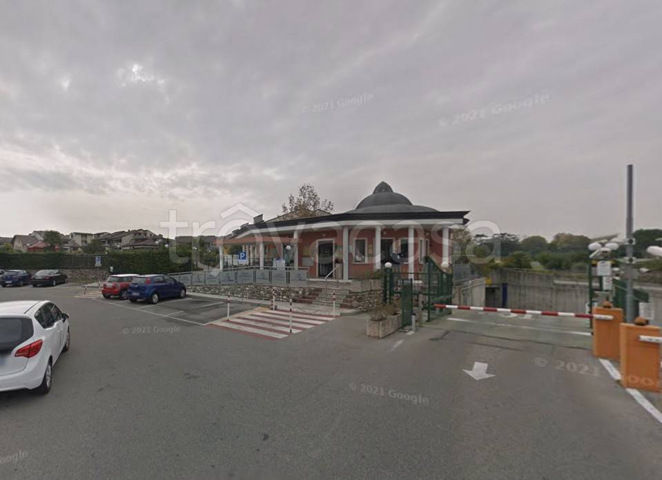 ufficio in vendita a Desenzano del Garda in zona Rivoltella