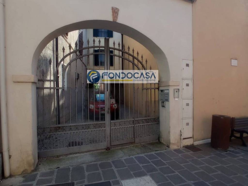 appartamento in vendita a Desenzano del Garda in zona Rivoltella