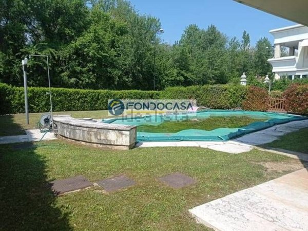 appartamento in vendita a Desenzano del Garda in zona Rivoltella