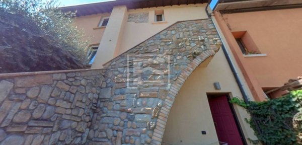 appartamento in vendita a Desenzano del Garda in zona Vaccarolo