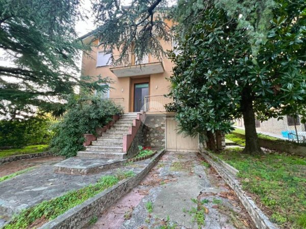 casa indipendente in vendita a Desenzano del Garda
